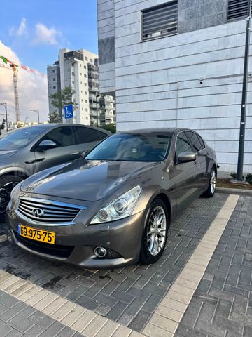 אינפיניטי G37