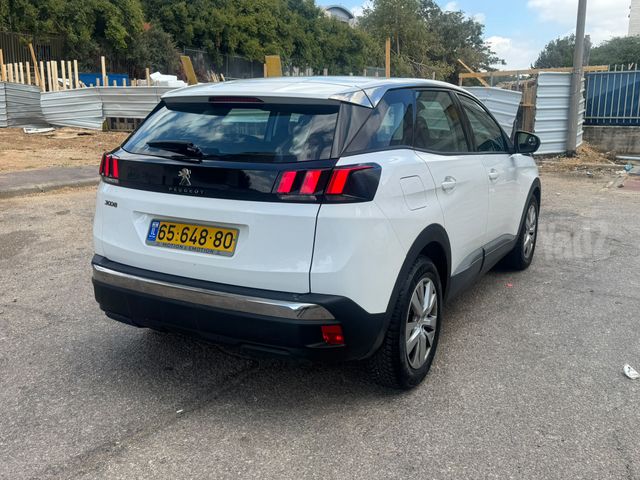 פיג'ו 3008