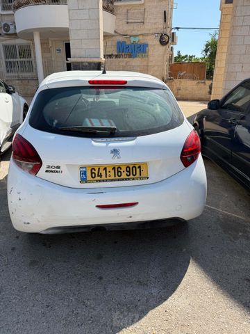 פיג'ו 208