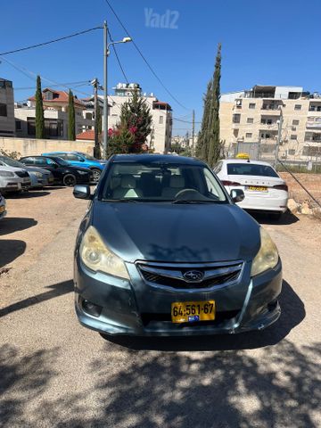 סובארו B4/לגאסי