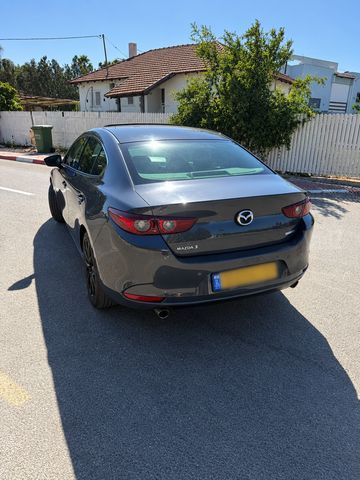 מאזדה 3