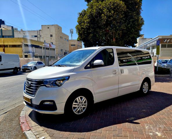 יונדאי H-1 / i800