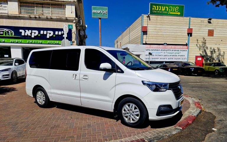 יונדאי H-1 / i800