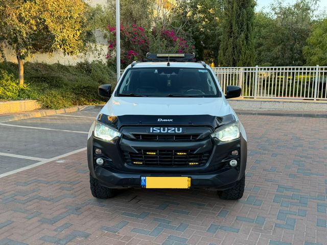 איסוזו די-מקס
