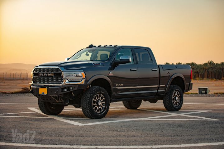 2500 LIMITED אוט׳ 6.7 (370 כ״ס)