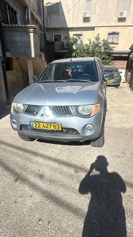מיצובישי טרייטון / L200
