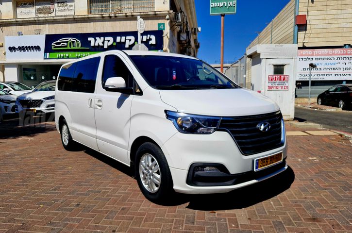 יונדאי H-1 / i800