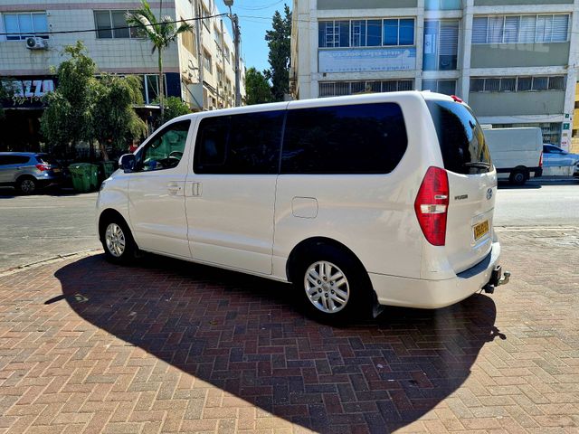 יונדאי H-1 / i800