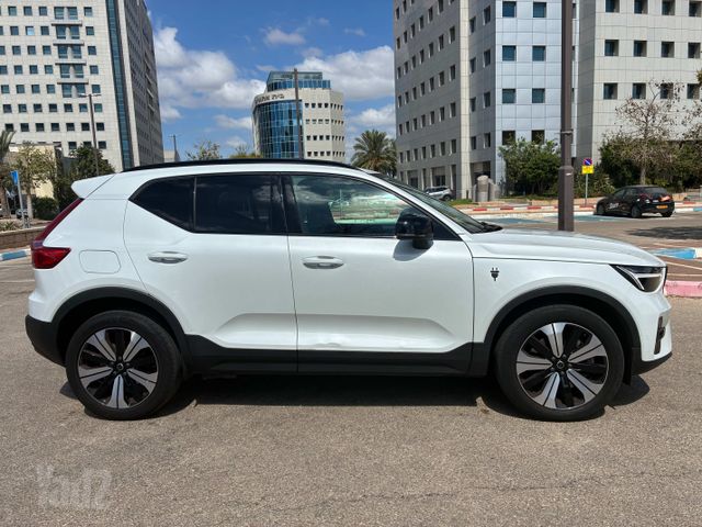 וולוו XC40