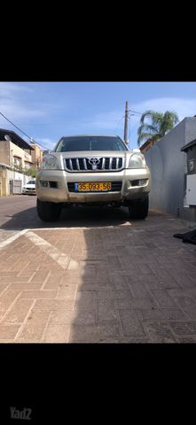 טויוטה לנד קרוזר