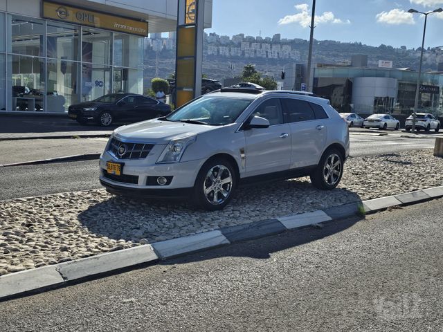 מודעת רכב קאדילק SRX