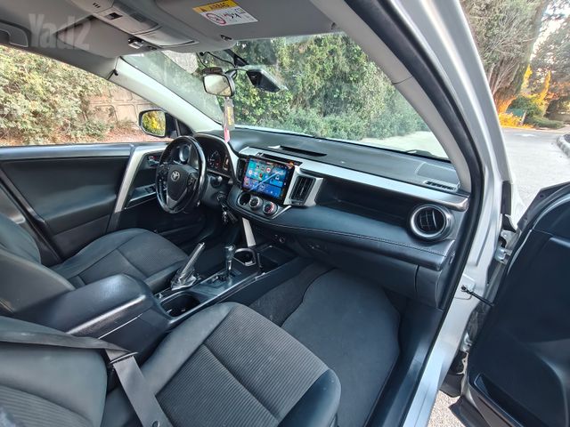 טויוטה RAV4