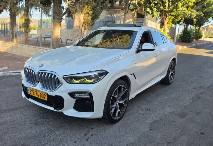 ב מ וו X6