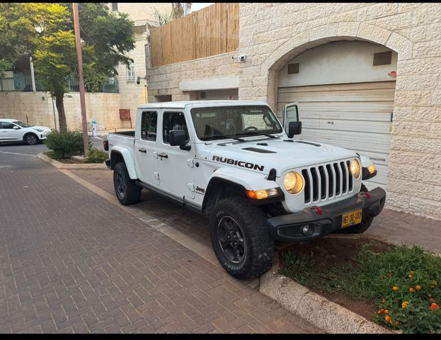 מודעת רכב ג'יפ גלדיאטור
