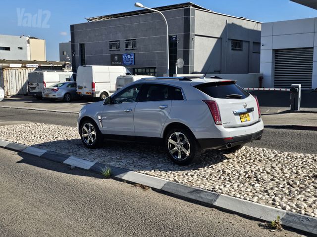 קאדילק SRX