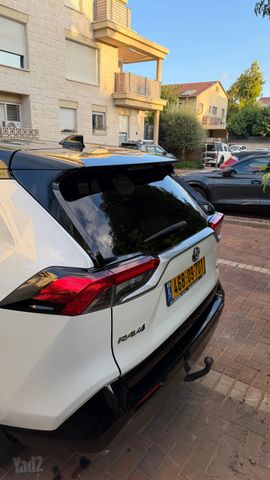 טויוטה RAV4