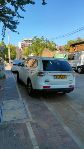 מיצובישי אאוטלנדר