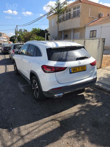 מודעת רכב מרצדס-בנץ GLA