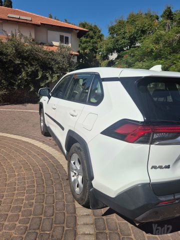 טויוטה RAV4