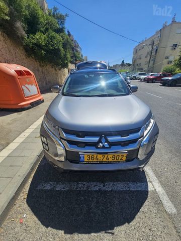 מודעת רכב מיצובישי ASX