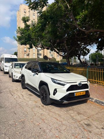 טויוטה RAV4