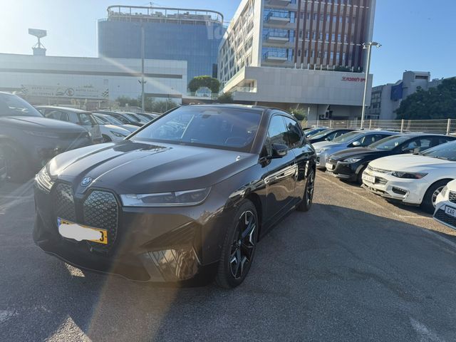 מודעת רכב ב מ וו iX