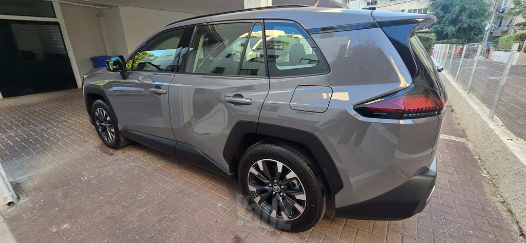 טויוטה RAV4