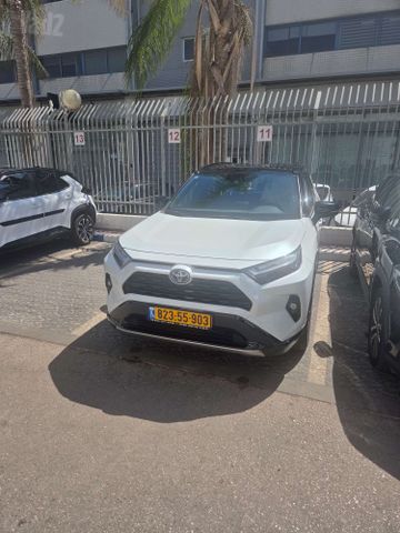 טויוטה RAV4