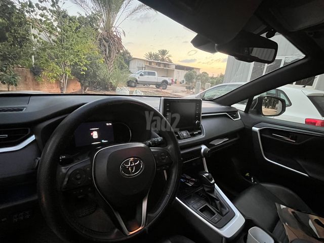 טויוטה RAV4