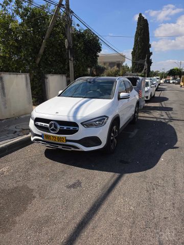 מרצדס-בנץ GLA
