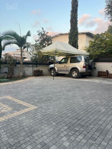 מודעת רכב טויוטה לנד קרוזר
