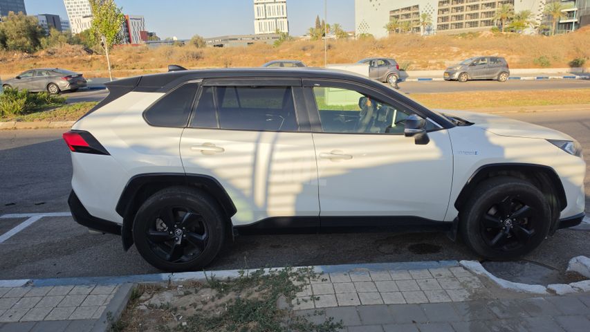 טויוטה RAV4