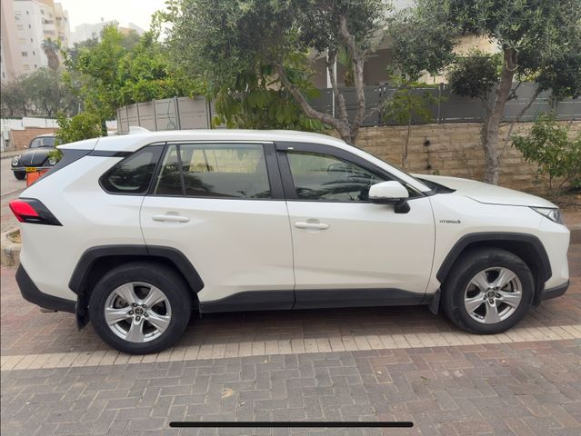 טויוטה RAV4