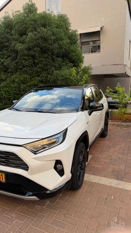 מודעת רכב טויוטה RAV4
