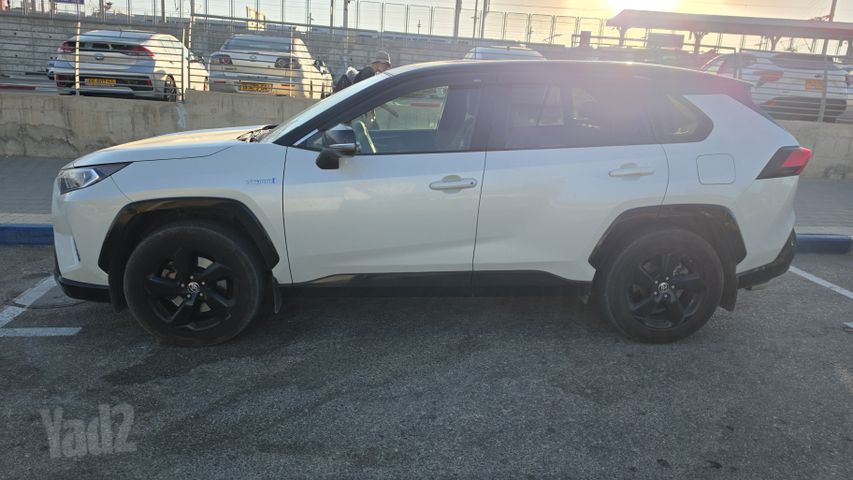טויוטה RAV4