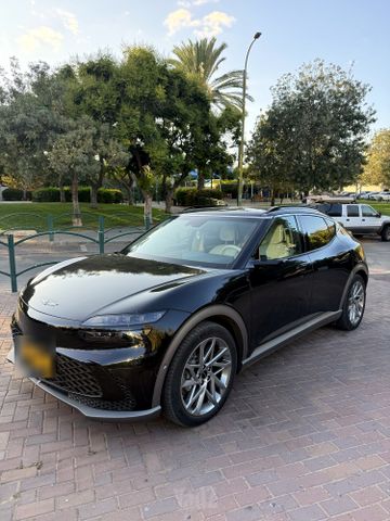 מודעת רכב ג'נסיס GV60