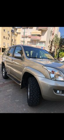 טויוטה לנד קרוזר