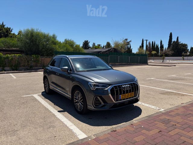 אאודי Q3