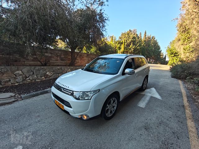 מיצובישי אאוטלנדר
