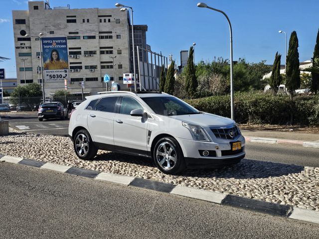 קאדילק SRX