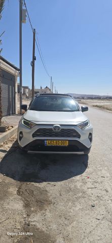 טויוטה RAV4