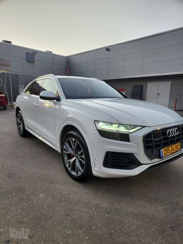 אאודי Q8