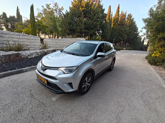 מודעת רכב טויוטה RAV4