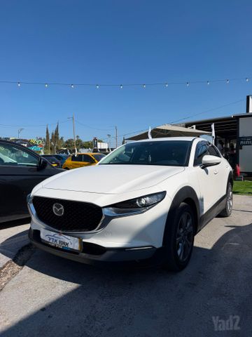 מודעת רכב מאזדה CX-30