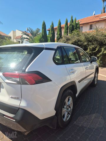 טויוטה RAV4