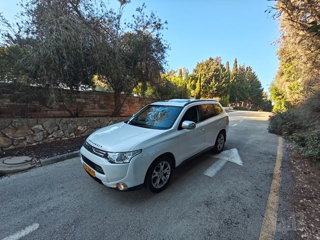 מיצובישי אאוטלנדר