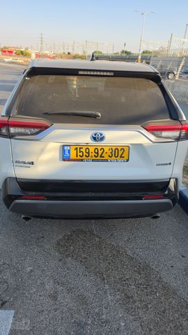 מודעת רכב טויוטה RAV4
