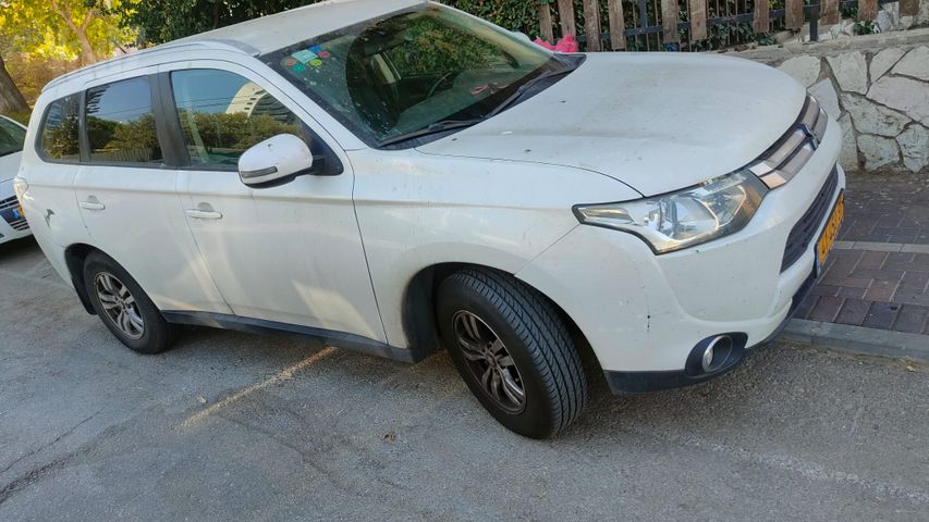 מיצובישי אאוטלנדר