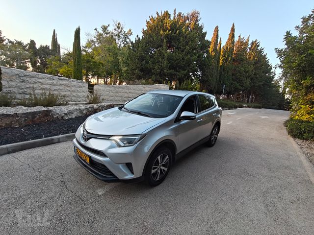 טויוטה RAV4