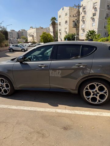 אלפא רומיאו טונלה